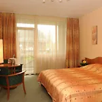 Hunguest Flóra Hotel 4*