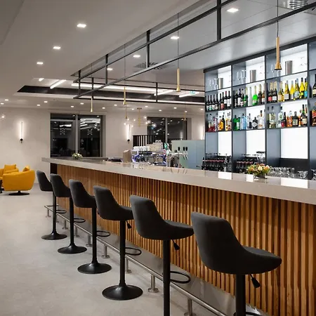 Hunguest Flóra Hotel 4*