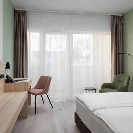 Hunguest Flora Hotel 4*