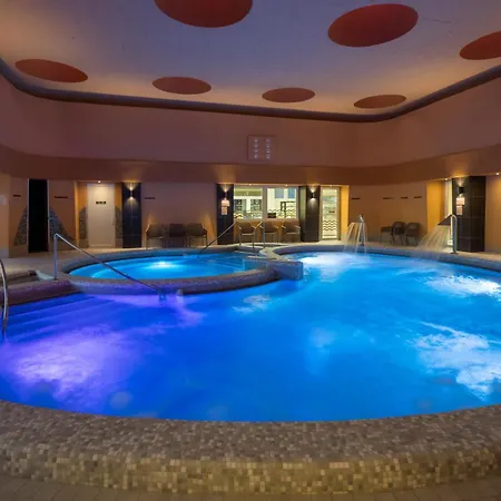 Szálloda Hunguest Flóra 4*