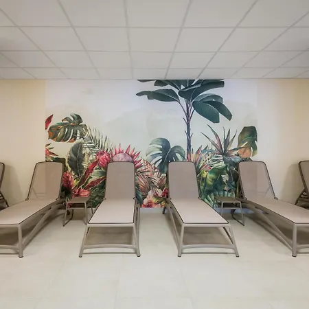 Hunguest Flora Hotel 4*