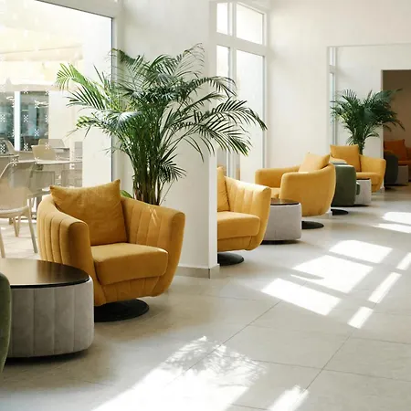 Hunguest Flora Hotel 4*