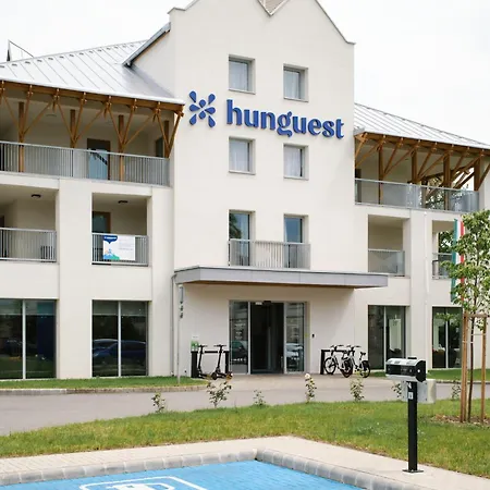 Hunguest Flora Hotel