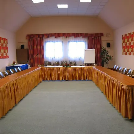 Hunguest Flóra Hotel