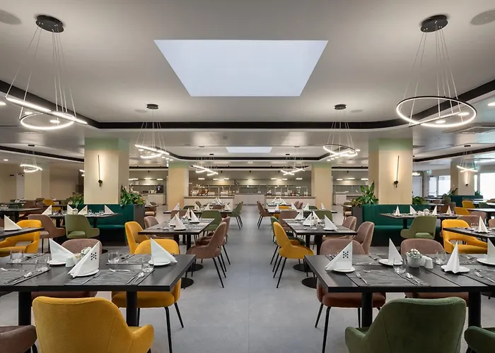 Hunguest Flora Otel 4*