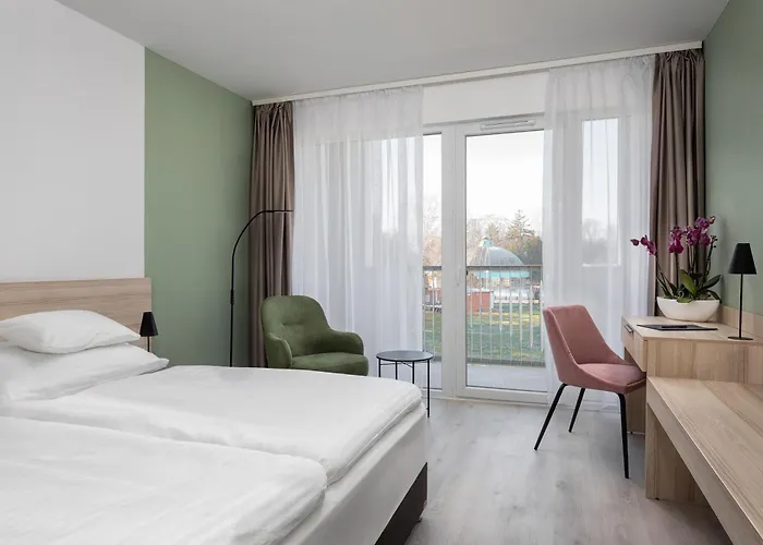 Hunguest Flora Hotel 4*